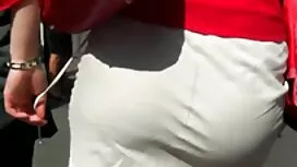 المشرف الصارم يختار  ...