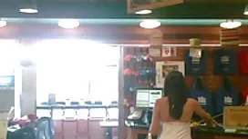 أراد الرجل إحضار مقا ...