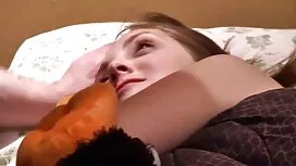 فاتنة تنغمس في الحلي ...