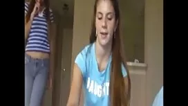 النساء على الكاميرا  ...