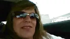 امرأة سمراء يعطي نفس ...