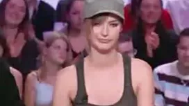 امتصت ألينا طبيبة بح ...